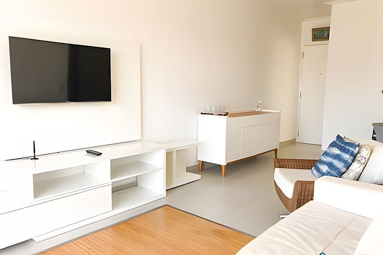 Apto Pitangueiras – 3 quartos a 200m da praia