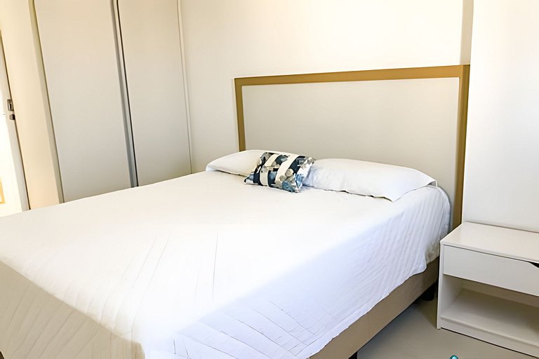 Apto Pitangueiras – 3 quartos a 200m da praia