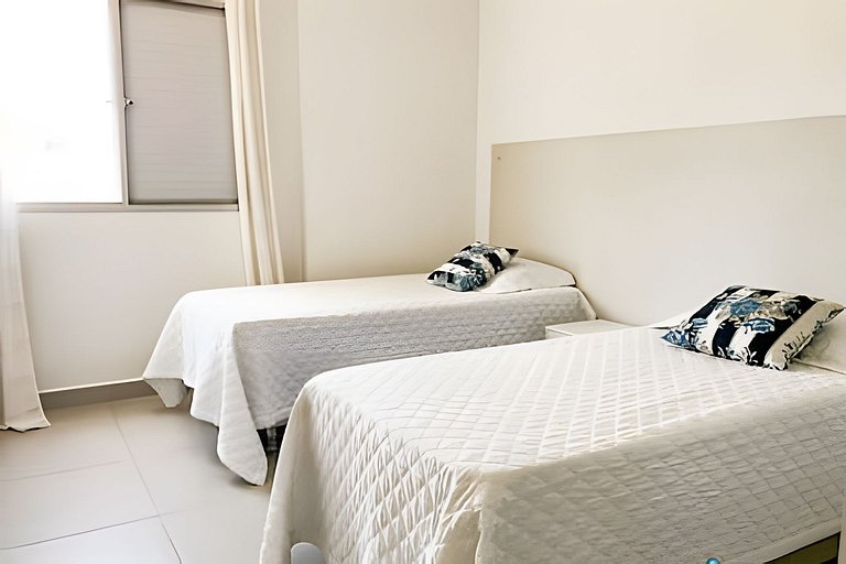 Apto Pitangueiras – 3 quartos a 200m da praia