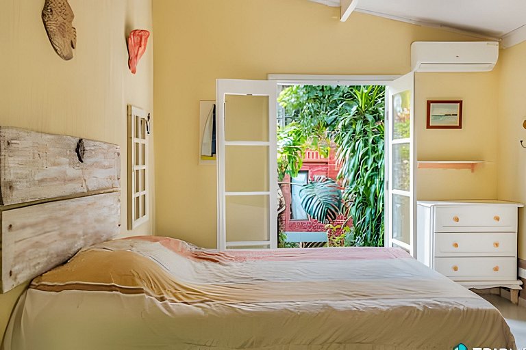 Casa Ribeirão – 4 quartos e piscina a poucos passos da praia