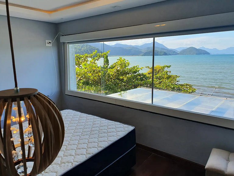 Apartamento Ubatuba – Frente ao mar com Jacuzzi