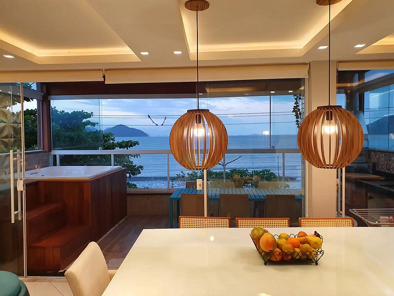 Apartamento Ubatuba – Frente ao mar com Jacuzzi