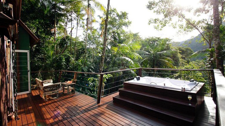 Tiny House | Uma jacuzzi em meio à Mata Atlântica