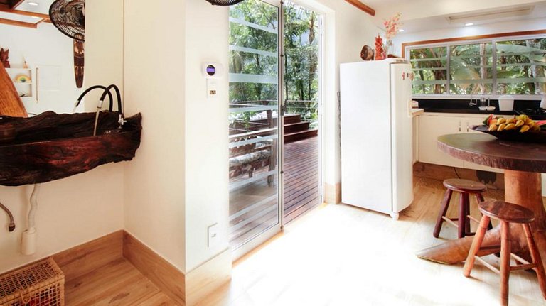 Tiny House em Ubatuba – Jacuzzi e Refúgio na Mata Atlântica