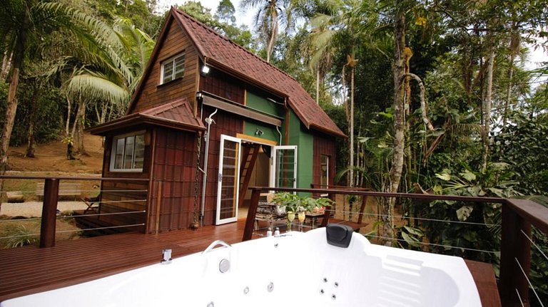 Tiny House | Uma jacuzzi em meio à Mata Atlântica