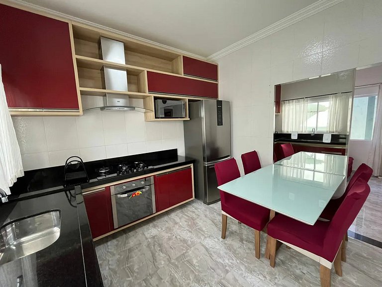 Casa Itaguá – 5 quartos a 500m da praia