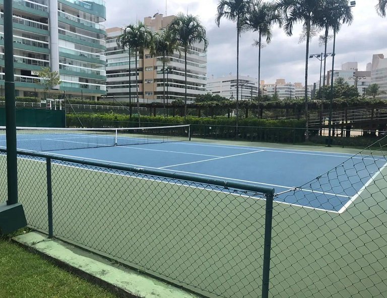 Apto Flores Riviera – 4 suítes a 50m da praia