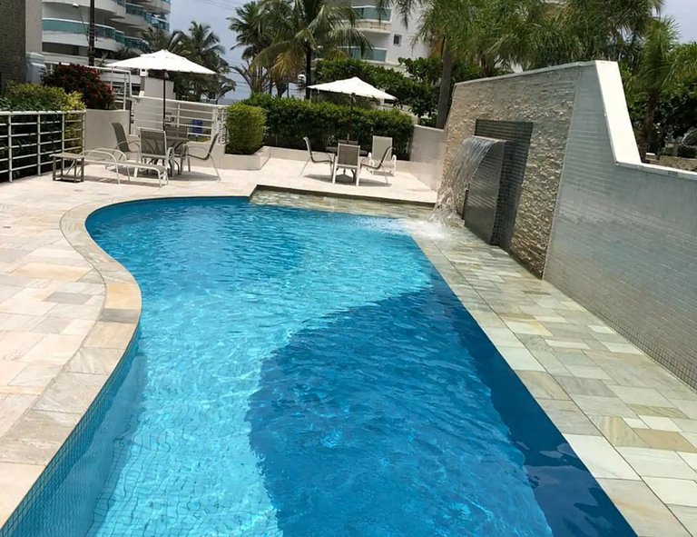 Apto Flores Riviera – 4 suítes a 50m da praia