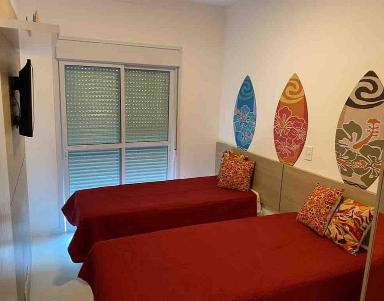 Apto Riviera – Varanda com churrasqueira a 500m da praia