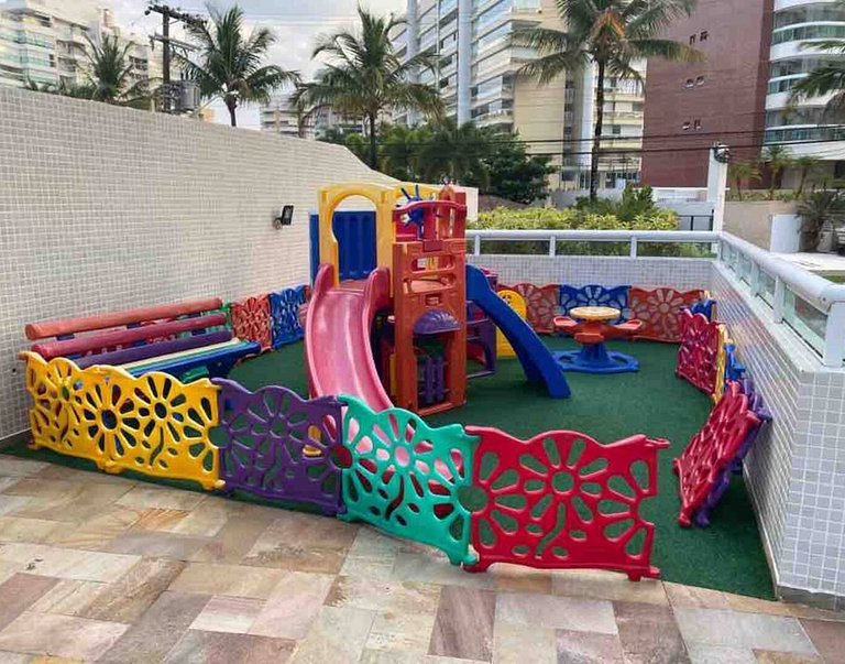 Apto Riviera – Varanda com churrasqueira a 500m da praia