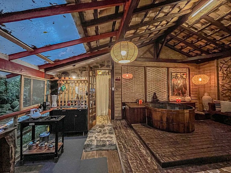 Cabana Om | Ofurô japonês de frente para o rio