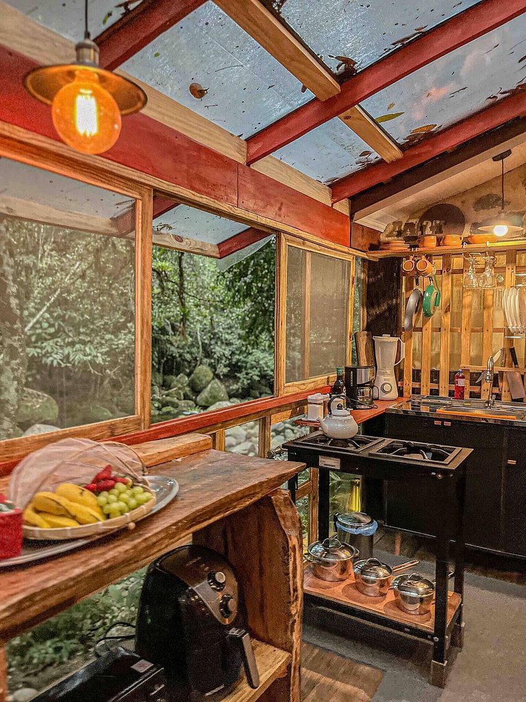 Cabana Om | Ofurô japonês de frente para o rio