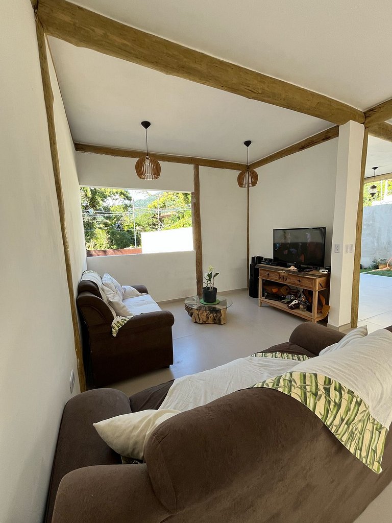 Casa Enseada | 3 dormitórios e localização perfeita