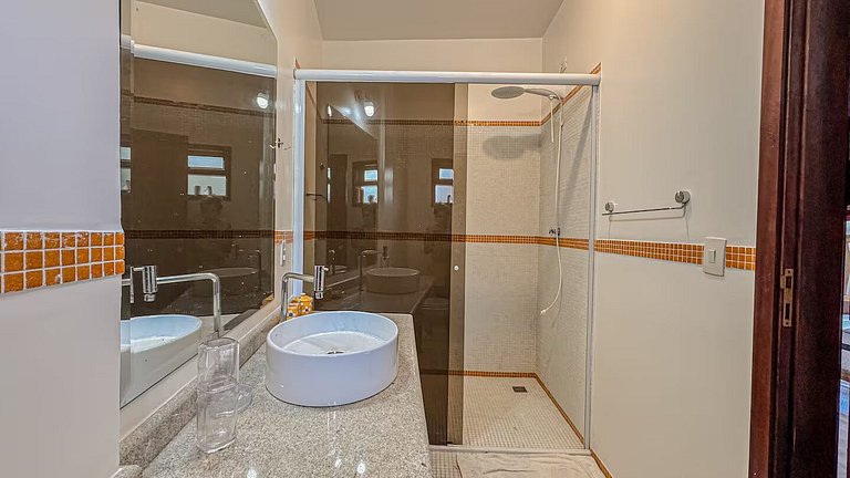 Quinta Della Rosa: Casa com Piscina e Vista para o Mar