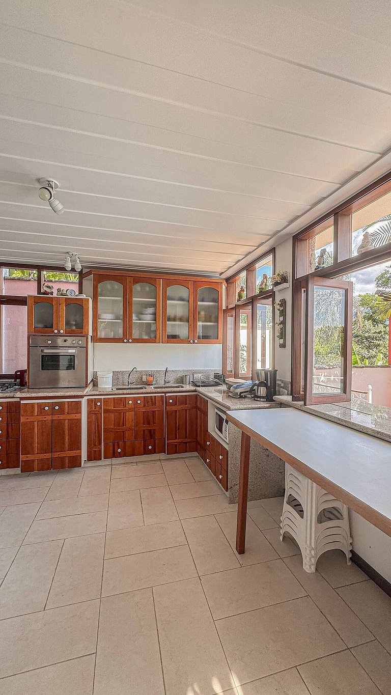 Quinta Della Rosa: Casa com Piscina e Vista para o Mar