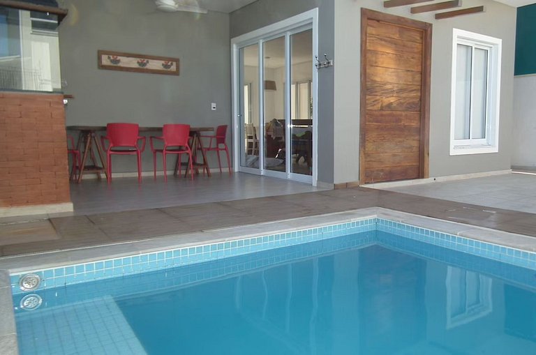 Vila dos Ypes – Casa com 3 Suítes a 100m da Praia