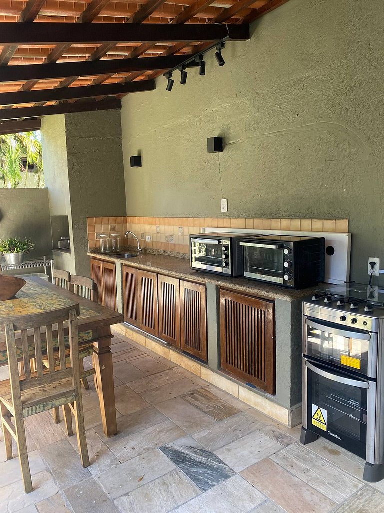Casa Capitanias | Lazer completo a 50m da praia!
