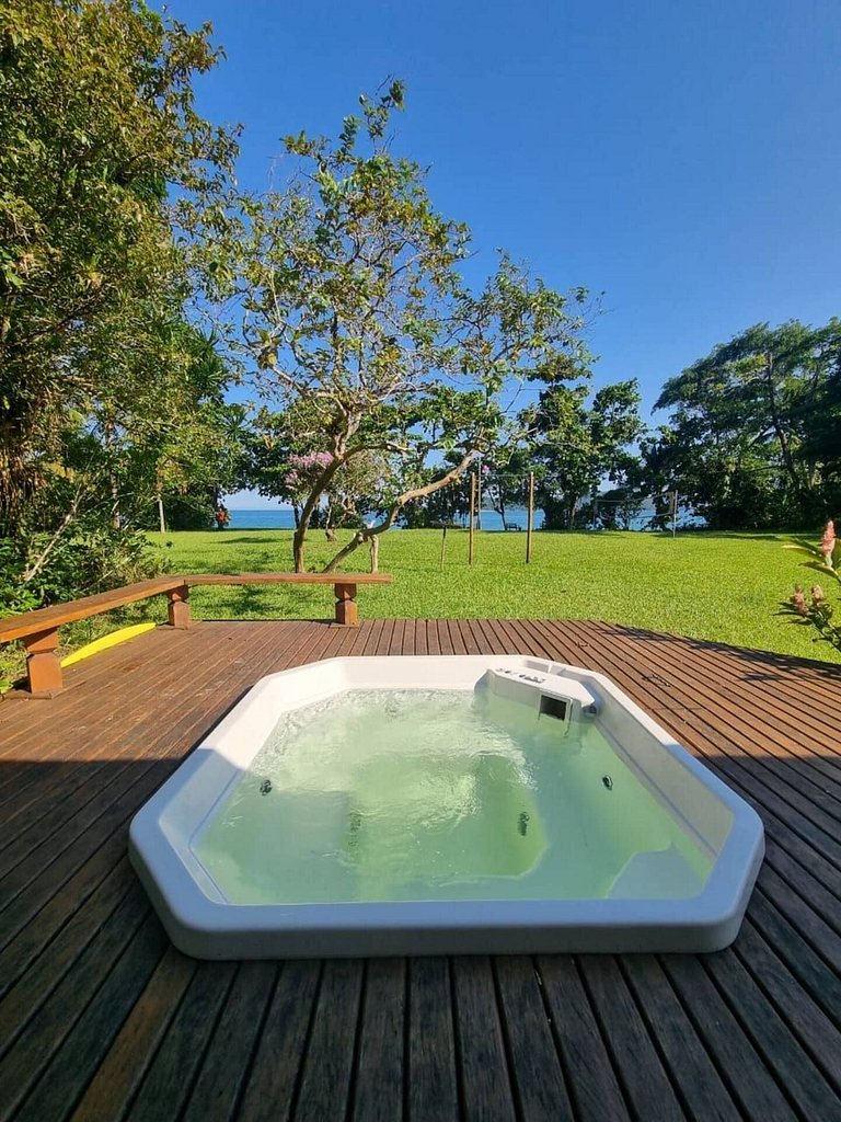 Rancho Pé na Areia | Jacuzzi com vista para o mar