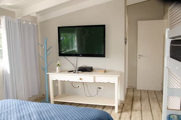 Vila dos Tiês | Casa incrível com 5 suítes e piscina