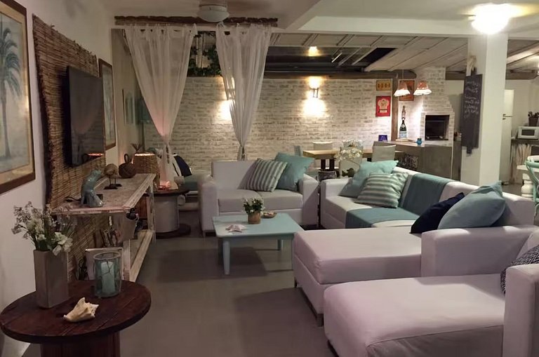 Vila dos Tiês | Casa incrível com 5 suítes e piscina