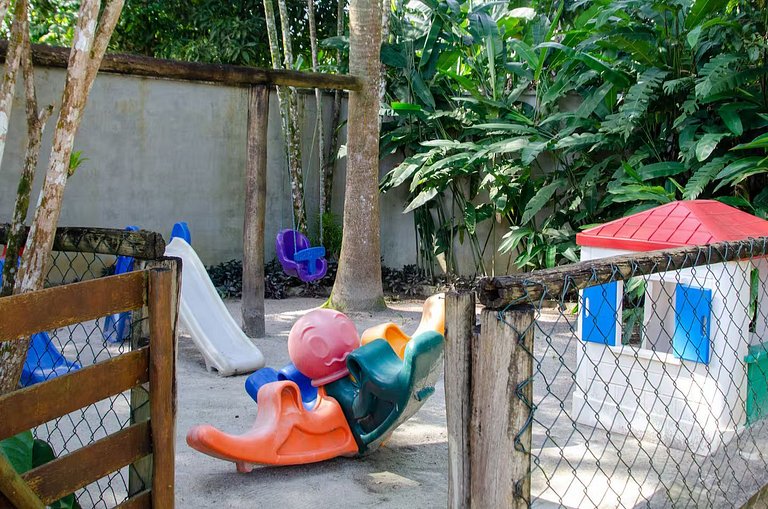 Vila dos Tiês | Casa incrível com 5 suítes e piscina