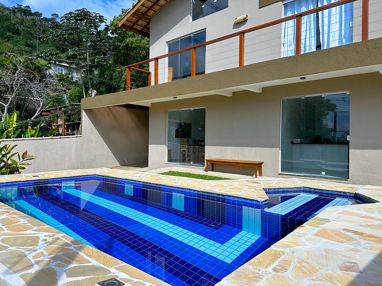 Refúgio do Sol | 4 suítes, piscina e churrasqueira