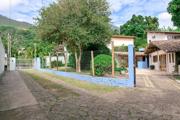 Mandalê: Casa para Família com Piscina em Ilhabela