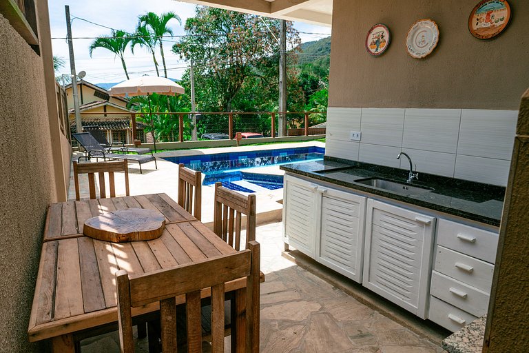 Refúgio do Sol – 4 suítes com piscina em Ilhabela