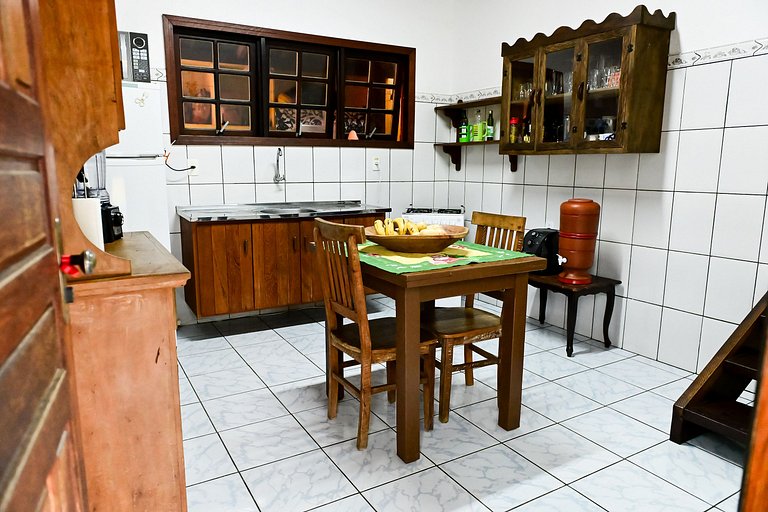 Vista Bela - Casa espaçosa e pertinho de tudo