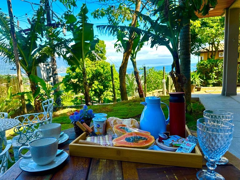 Studio Pacuíba | Banheira, piscina e café da manhã