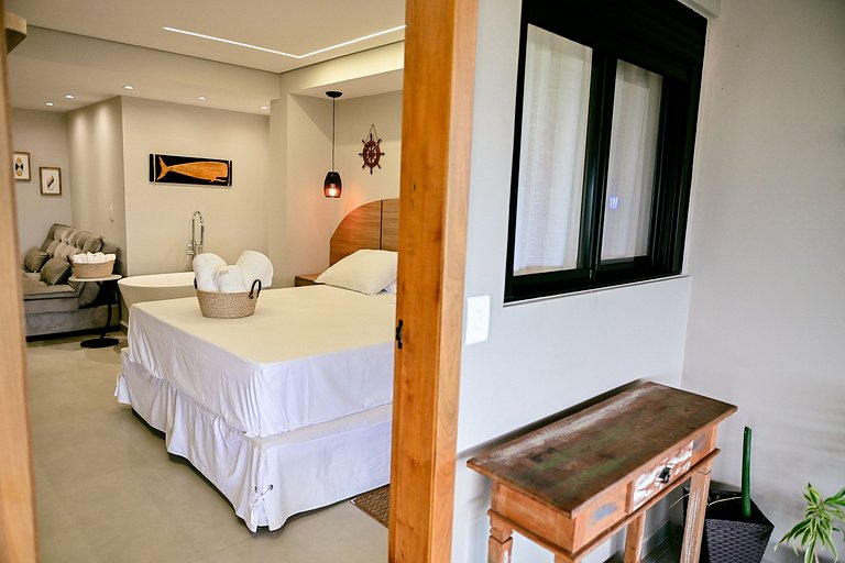 Studio Castelhanos | Banheira, piscina e vista