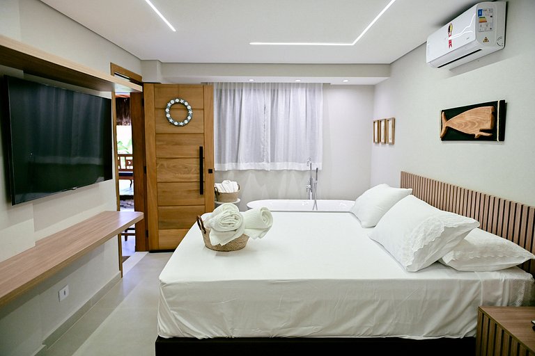 Studio Pacuíba | Banheira, piscina e café da manhã