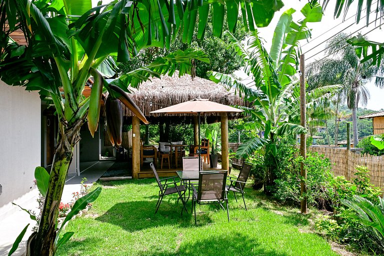 Studio Pacuíba | Banheira, piscina e café da manhã