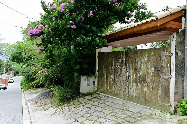 Jubarte Chalés - suíte com cozinha na cachoeira