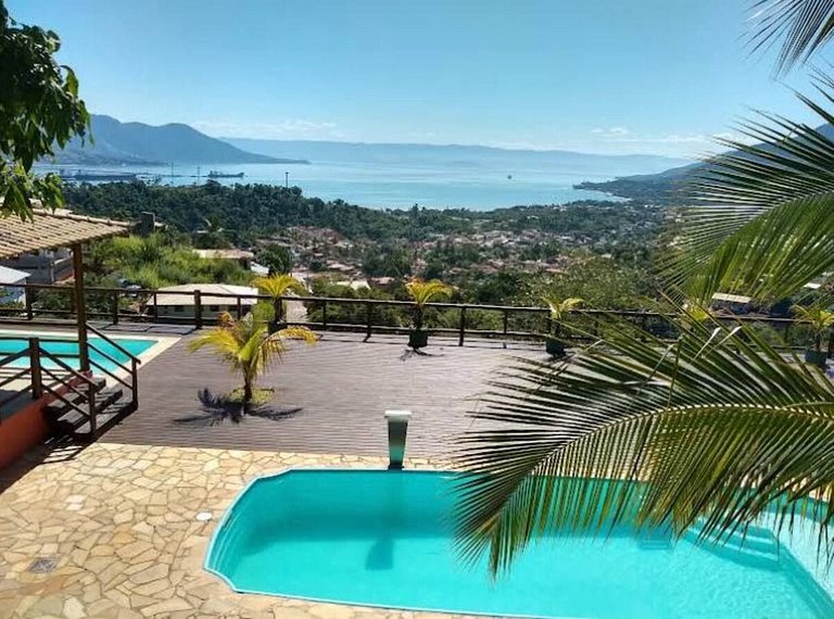 Studio Pacuíba | Banheira, piscina e café da manhã