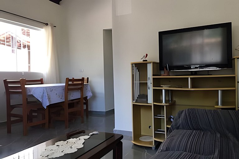 Refúgio Aconchego - 2 dorms com ar e quintal amplo