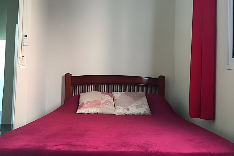 Refúgio Aconchego - 2 dorms com ar e quintal amplo