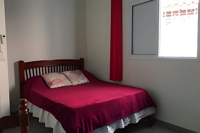 Refúgio Aconchego - 2 dorms com ar e quintal amplo