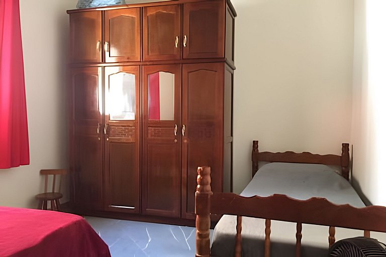 Refúgio Aconchego - 2 dorms com ar e quintal amplo