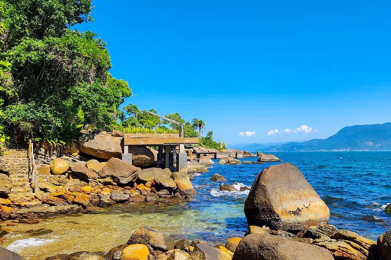 Suíte Alecrim: Refúgio à Beira-Mar em Ilhabela