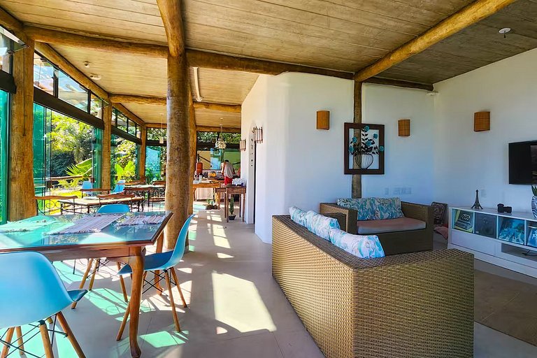 Suíte Lavanda: Refúgio Familiar com Vista para o Mar