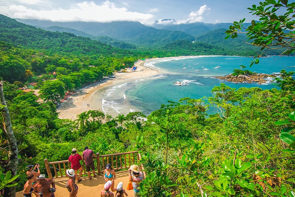 Praia de Castelhanos: Descubra esse paraíso em Ilhabela com a Trip Life